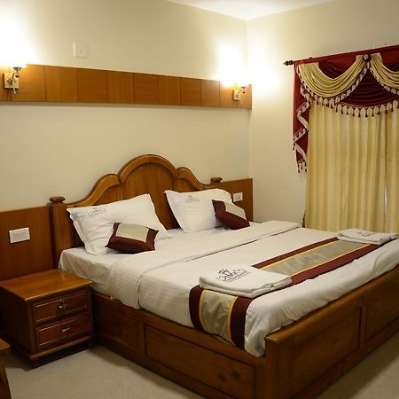 Hotel Vasantham Palace ウーティ エクステリア 写真
