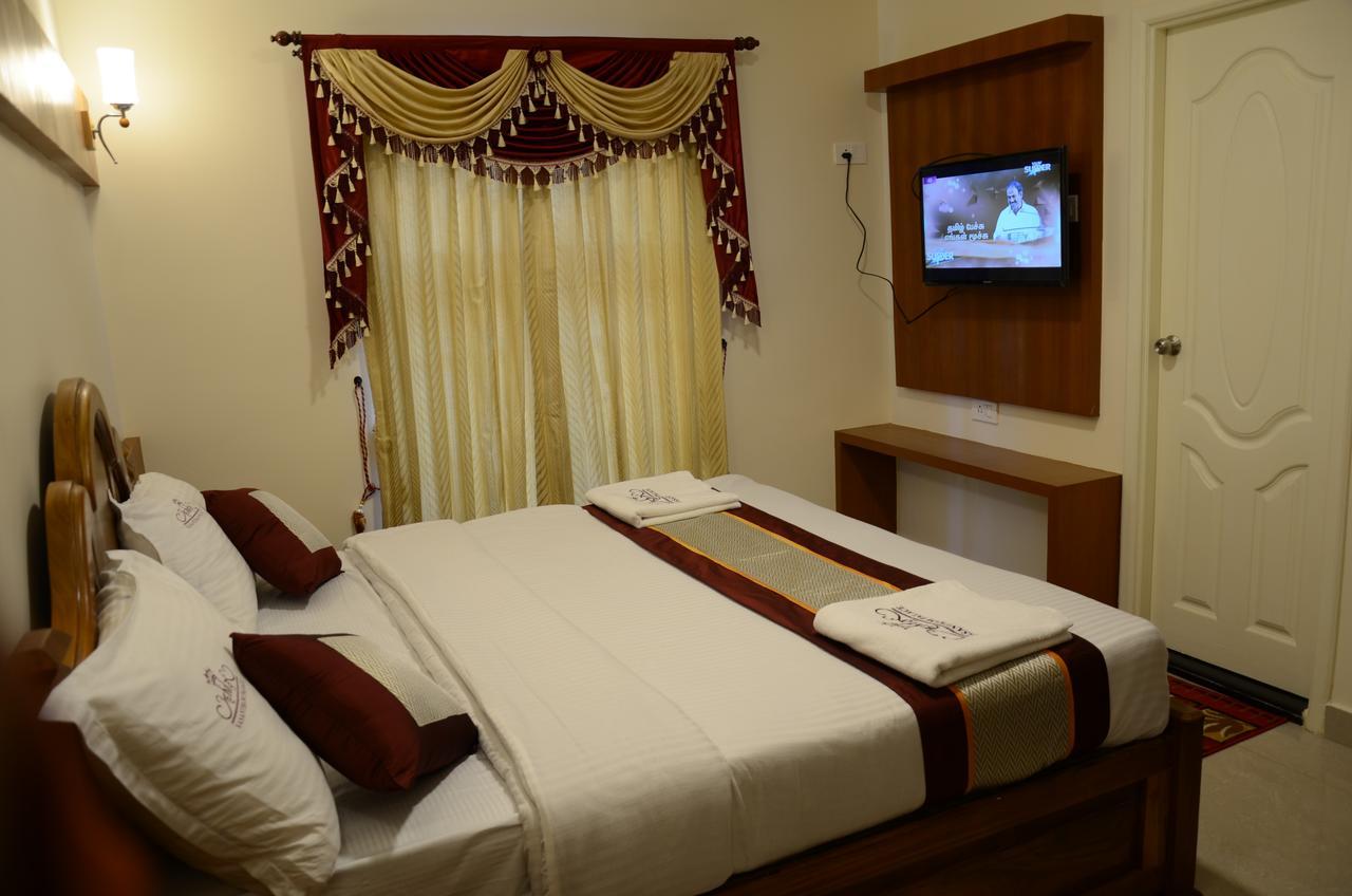Hotel Vasantham Palace ウーティ エクステリア 写真